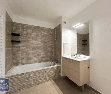 Location Appartement 3 pièces 66m² LE BLANC MESNIL 93150 - Photo 4