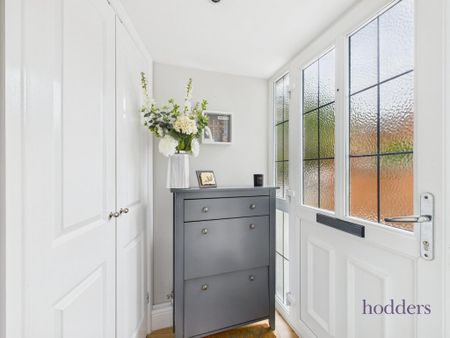 4 bedroom semi-detached house to rent - Photo 2