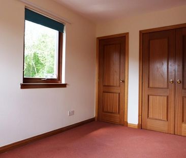 2 bedroom maisonette to rent - Photo 2