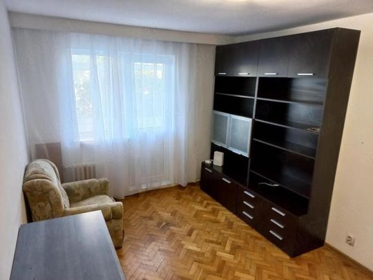 Apartament cu 2 camere decomandat,Alexandru, situat excelent - Fotografie 1