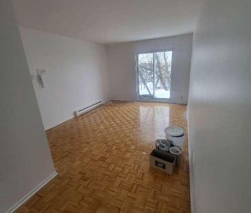 Beau Grand 4 1/2 propre à louer - Photo 3