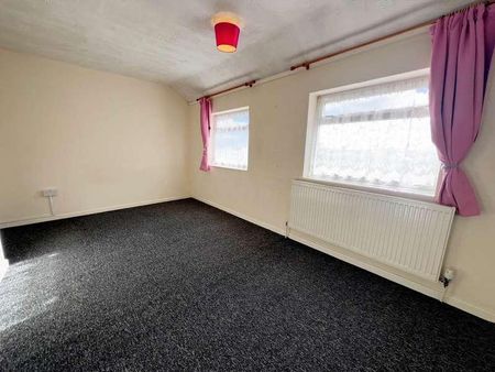 Lyneham Road, Luton, LU2 - Photo 4