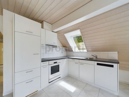 Modern 2.5-room attic apartment with balcony, Grindel - Photo 2