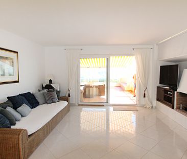 Elegant apartment with stunning sea views in Nova Santa Ponsa - Photo 1
