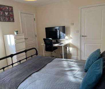 Room 4, Willowbrook, Great George Street, Godalming - Photo 5