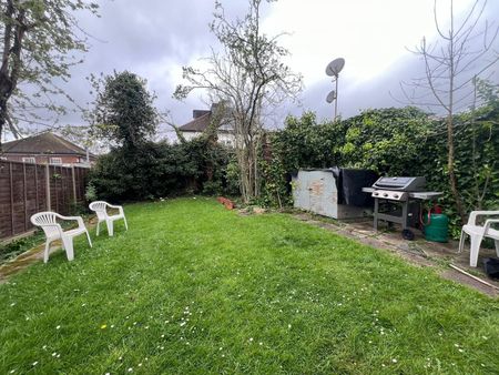 1 Bed Flat, Highfield Avenue, NW11 - Photo 4