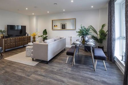 3 Bed Terraced House, Rope Walk, IG11 - Photo 4