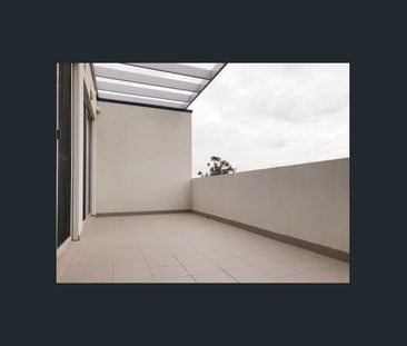 Spacious One-Bedroom Apartment with Study & Balcony.... - Photo 4