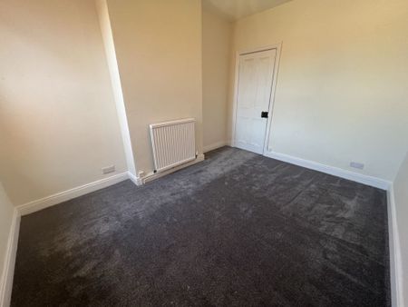 2 Bedroom Terraced - Photo 2