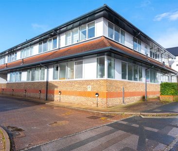 Avenue Court, Camberley, Surrey, GU15 - Photo 4