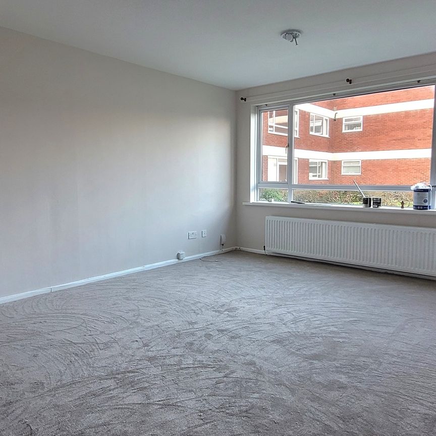2 Bed Flat, Crofters Court, B15 - Photo 1