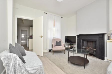 5 bedroom terraced house to rent - Photo 2