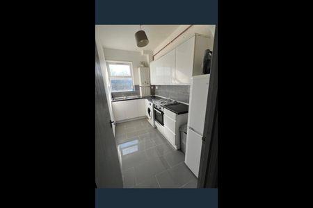 3 Bed Detached House, Brockley Road, SE4 - Photo 5