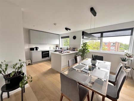 3 bedroom penthouse to rent - Photo 5