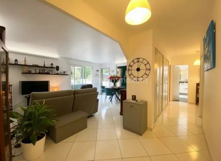 Location Appartement 4 pièces 86m² ST AVERTIN 37550 - Photo 2