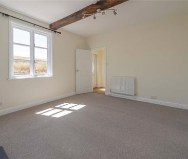 3 bedroom detached house to rent - Photo 4