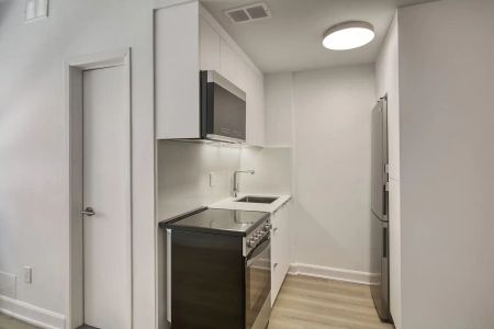 25 Avenue des Pins — Studio - unit 217 - Photo 3