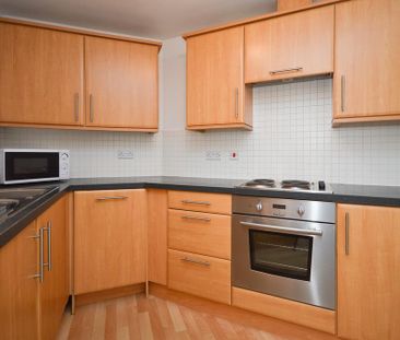 2 bedroom apartment to rent - Photo 4