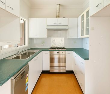 Freshly painted home - Close to All Amenities - Photo 4