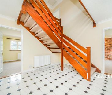 4 bedroom detached house to rent - Photo 2