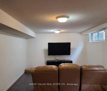 2379 Hensall Street #Lower - Photo 6