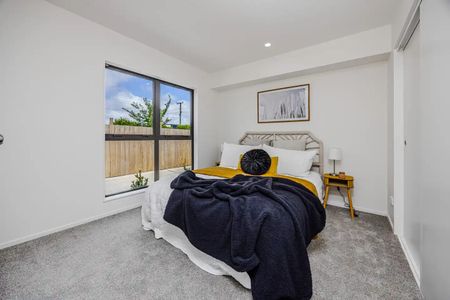 PAPAKURA, 4 BEDROOMS - Photo 4