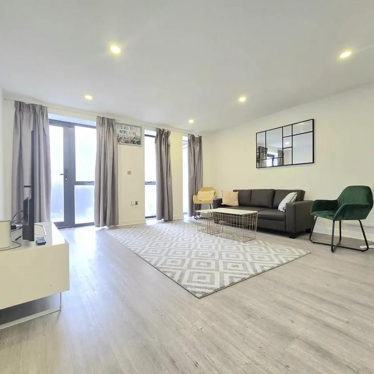 3 bedroom ground floor maisonette to rent - Photo 1