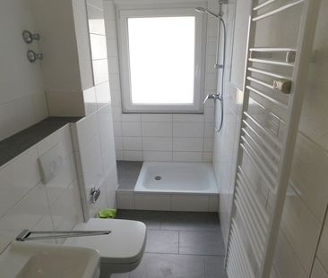 Wohnung mit Duschbad und Balkon ! - Foto 1