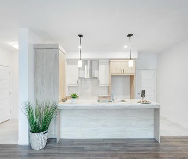 PLUSIEURS 4 1/2 - PLAFONDS 9 PIEDS - ASCENSEUR - DIPOSNIBLES IMMÉDI... - Photo 1