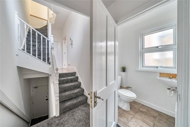 Vale Road, N4, London - Photo 1