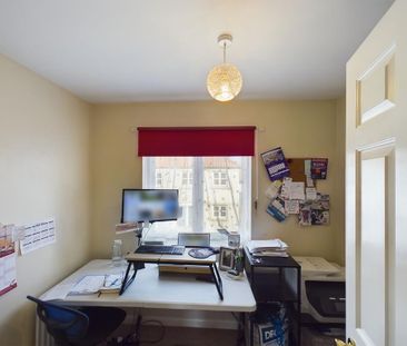 3 bedroom end of terrace house to rent - Photo 3