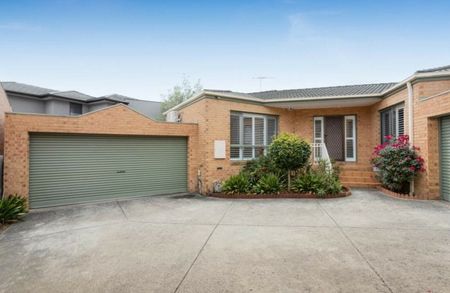 Beautiful Home at Prime location/central location - Photo 4
