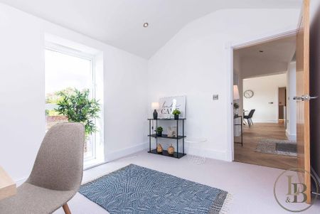 4 bedroom detached bungalow to rent - Photo 4