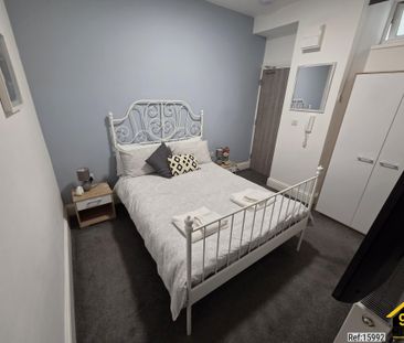 1 bed Penthouse in 60 Wellington Road , Camborne, TR14 7LQ - Photo 5