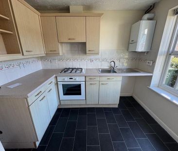 2 bedroom end of terrace house to rent - Photo 2