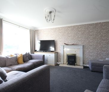 Chelveston, Wellingborough, Northants, NN9 - Photo 3