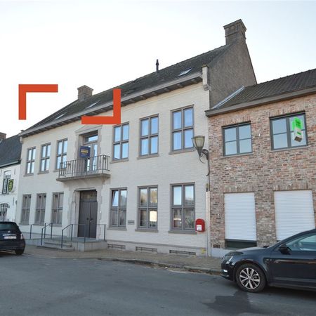 Recent appartement met zicht op het dorpsplein - Photo 4