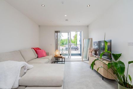 2 bedroom flat to rent - Photo 2