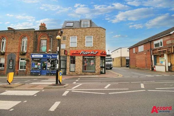 Warley Hill, Warley, CM14 - Photo 1