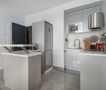 Location Appartement Paris 9 2 Pièces 51 m² - Photo 1
