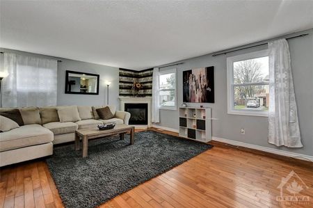 For Lease - 20 Dundegan Drive, Kanata, Ontario - Photo 3