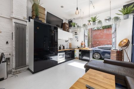 1 Bed Penthouse, Trafalgar Mews, E9 - Photo 4