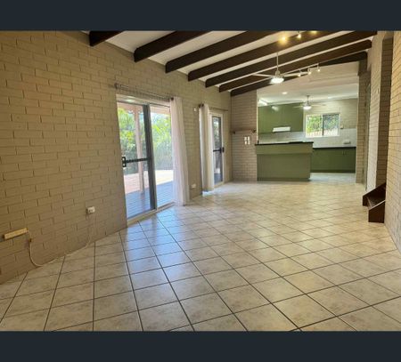 12 Hackett Court, Campwin Beach, Qld 4737 - Photo 5
