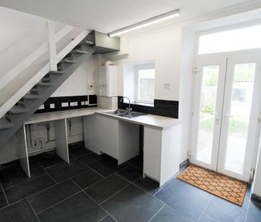 3 bedroom terraced house to rent - Photo 6