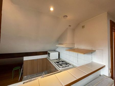 Schuman! Beau Studio Meublé à louer - Photo 5