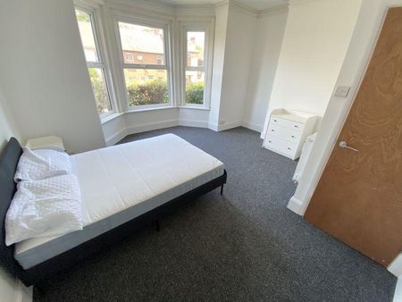 1 bedroom semi-detached house to rent - Photo 4