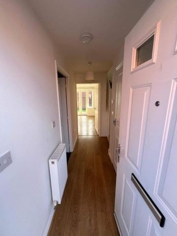 3 bedroom terraced house to rent - Photo 4