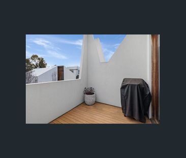 FULLY FURNISHED!!! - Photo 2