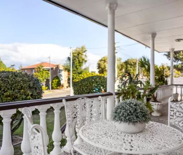 Charming Free-Standing Home with Original Period Features - Photo 6