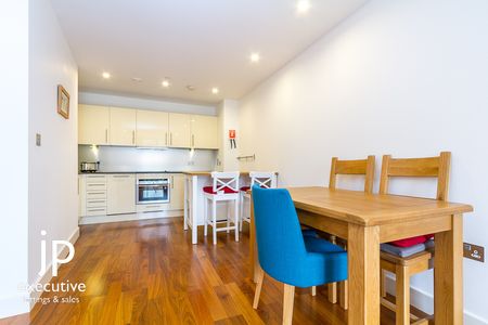 Cardiff, CF10 1EF - Photo 5